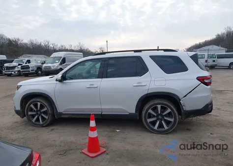 2023 Honda Pilot Awd Touring z USA, uszkodzony, nr VIN 5FNYG1H73PB048402
